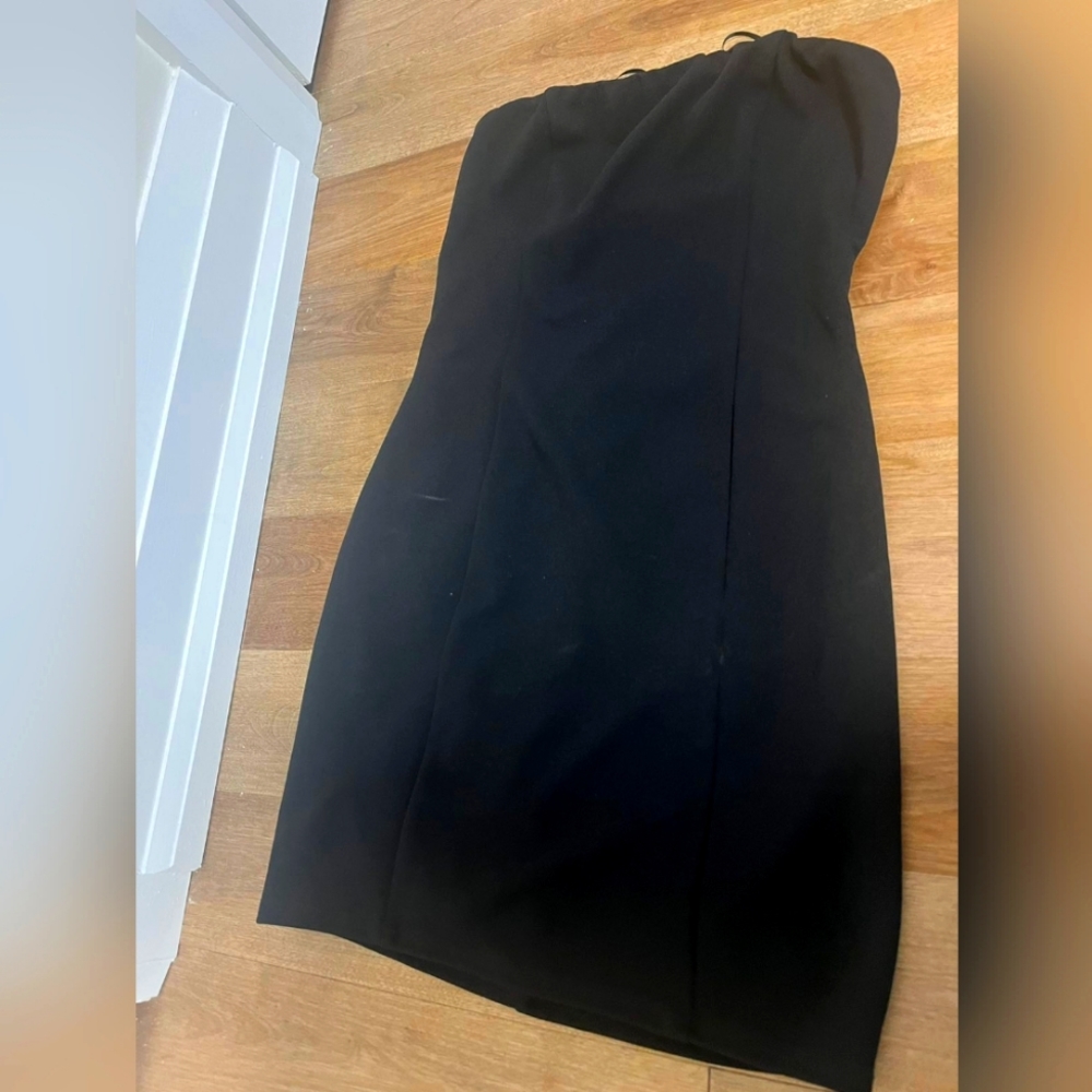 Dress - Mini tube dress with straps at the back